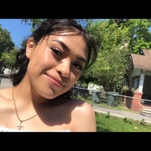 Meet your Posher, Kathia